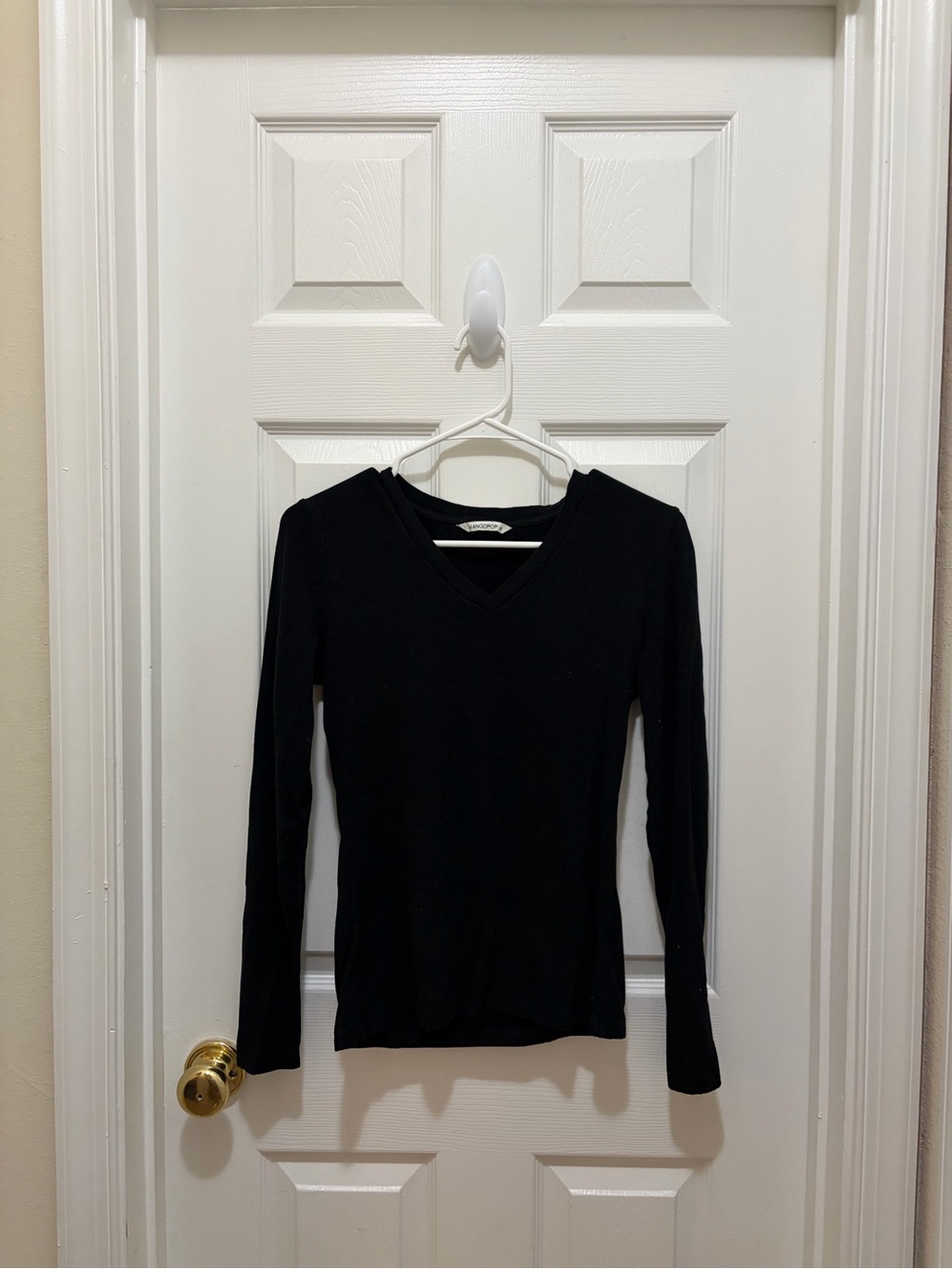 Amazon Black V-Neck Long Sleeve Top